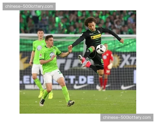 爵士队主场致敬功勋主帅，升起纪念旗帜，球员身着特别版纪念球衣出战。